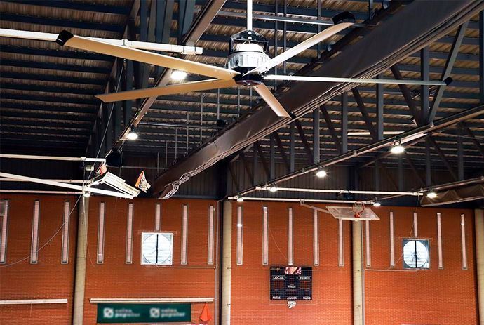 Can HVLS Fans Reduce Moisture From Under the Ceiling?