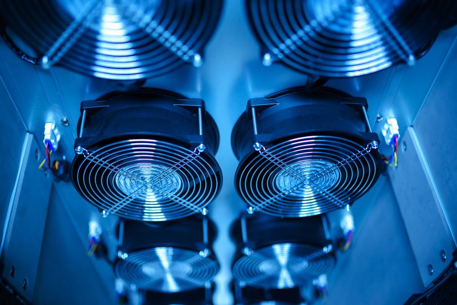 Ceiling Fan vs Standing Fan — 2. Airflow and Cooling Efficiency